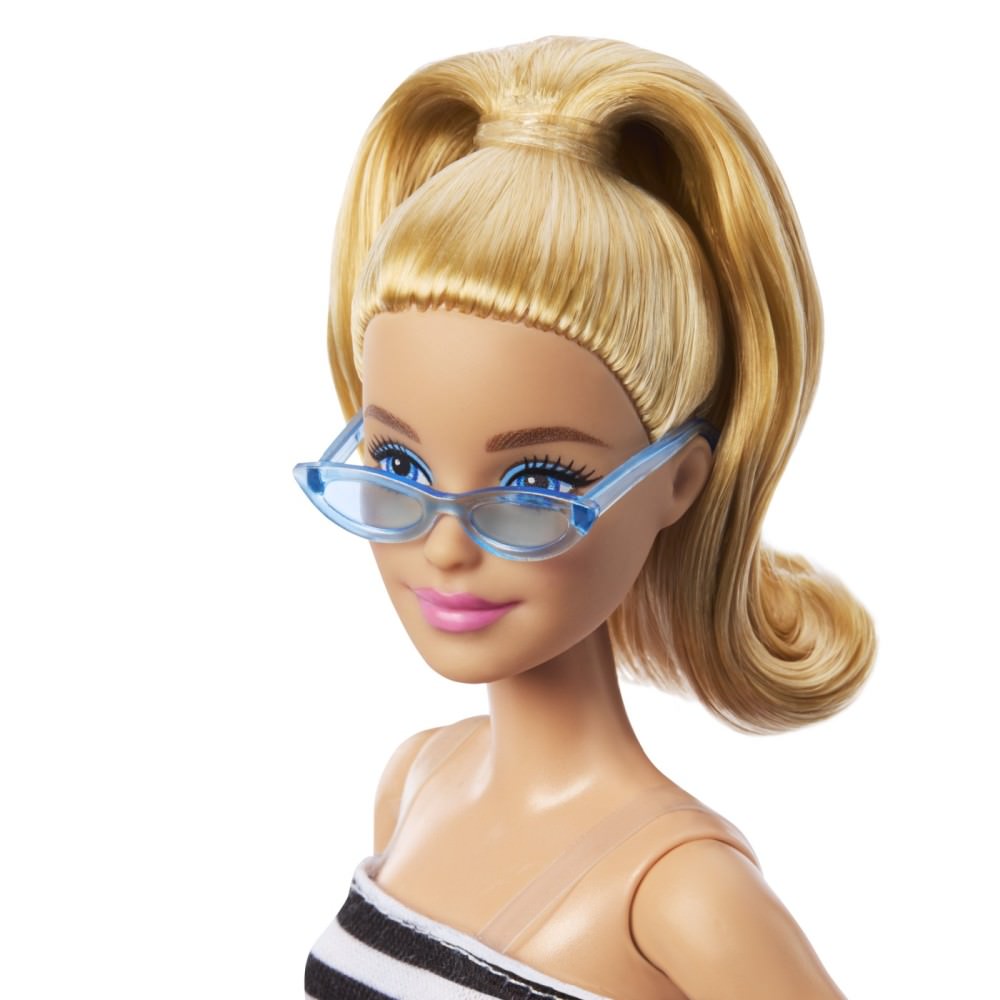 Papusa barbie fashionistas blonda cu fustita roz