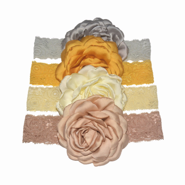 Bentita din dantela cu floare din saten (marime disponibila: 0-12 luni,