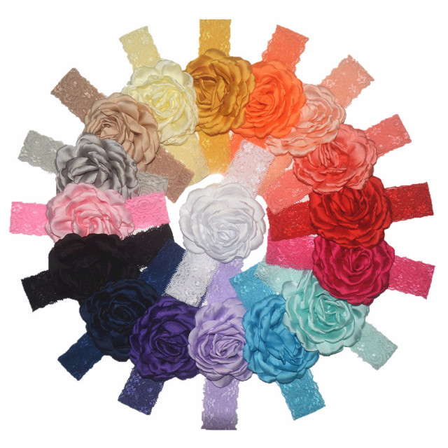 Bentita din dantela cu floare din saten (marime disponibila: 0-12 luni,