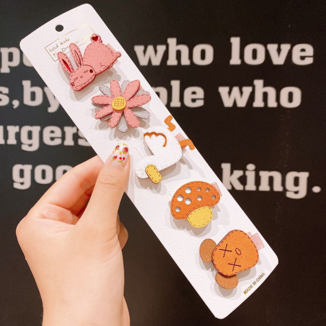 Set de 5 clame pentru par - figurine 1