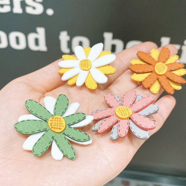 Set de 5 clame pentru par - figurine 1