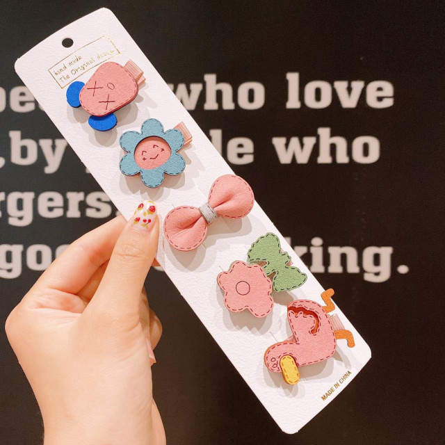 Set de 5 clame pentru par - figurine 3