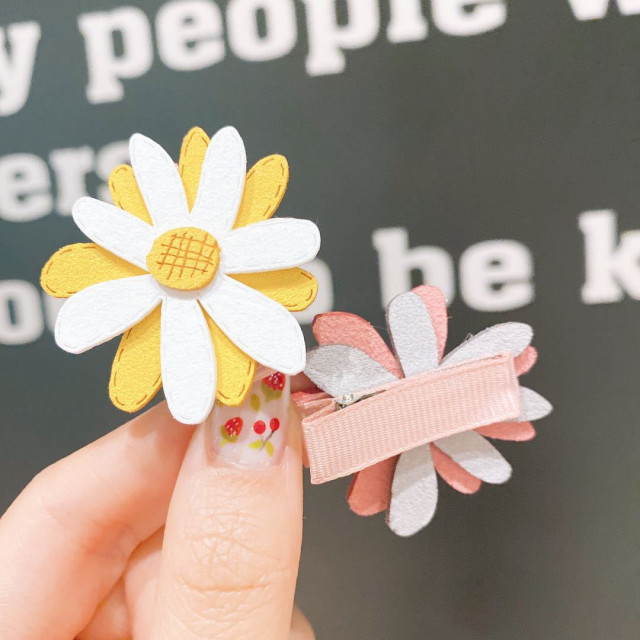 Set de 5 clame pentru par - figurine 3