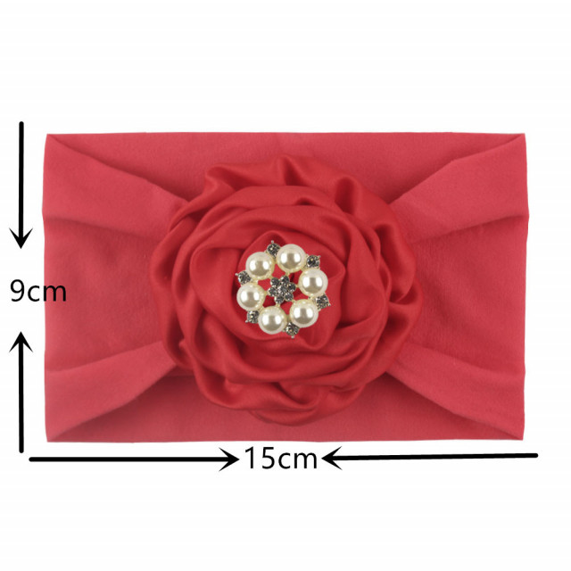 Bentita lata cu floare din saten cu perlute si strasuri (marime disponibila: