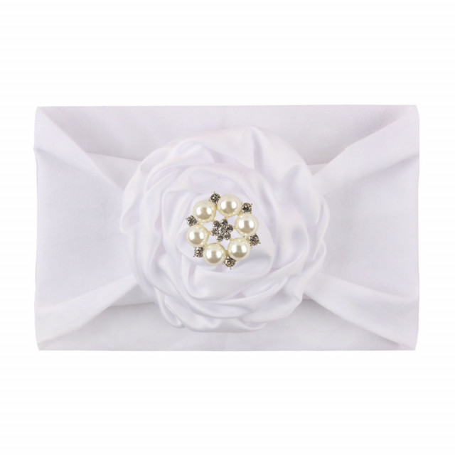 Bentita lata cu floare din saten cu perlute si strasuri (marime disponibila: