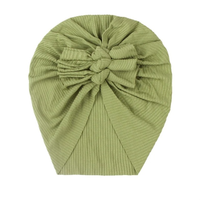 Caciulita tip turban cu trei fundite (marime disponibila: 3-6 luni (marimea 18