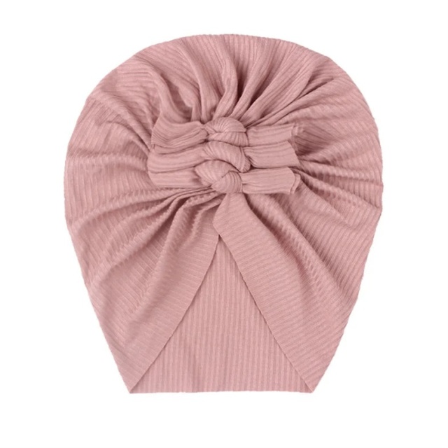 Caciulita tip turban cu trei fundite (marime disponibila: 3-6 luni (marimea 18