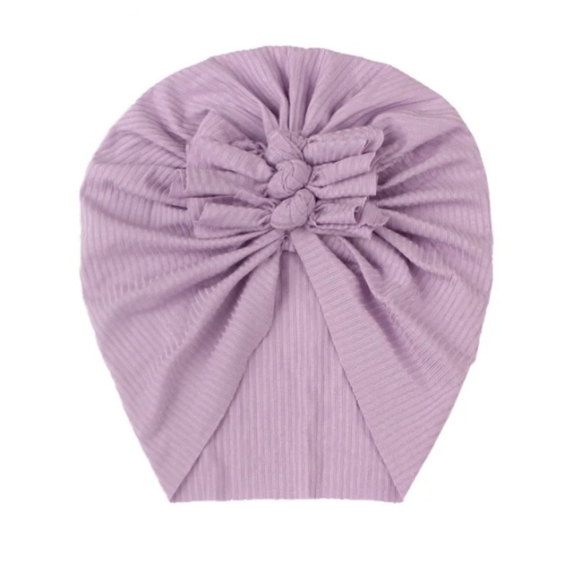 Caciulita tip turban cu trei fundite (marime disponibila: 3-6 luni (marimea 18