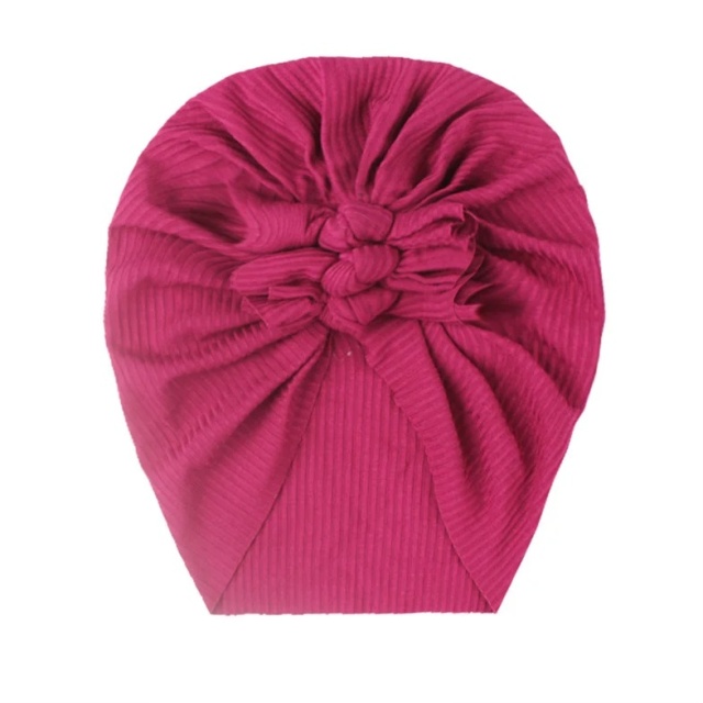 Caciulita tip turban cu trei fundite (marime disponibila: 3-6 luni (marimea 18