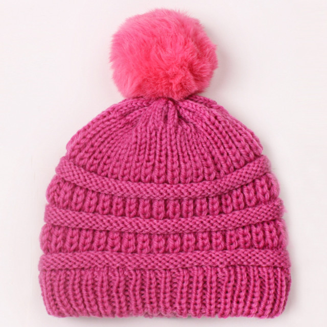 Caciulita crosetata tip fes cu ciucuras pentru bebelusi (marime disponibila: