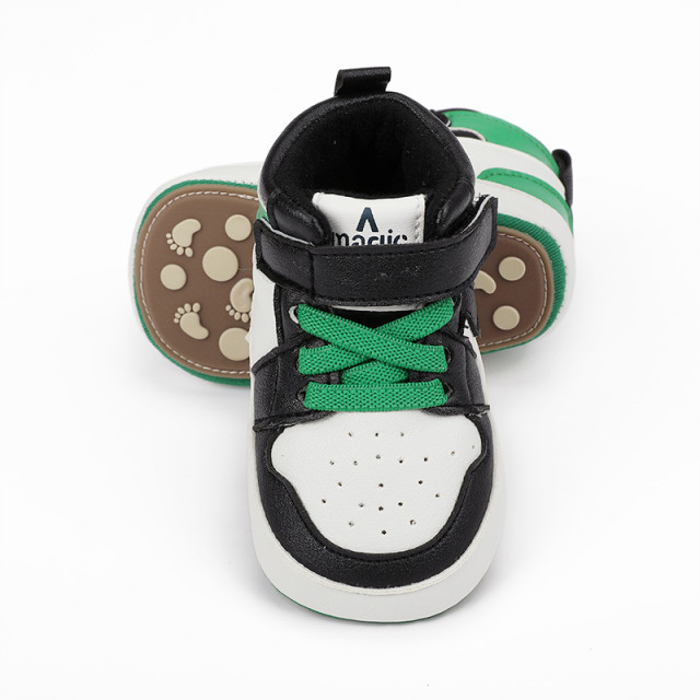 Adidasi albi cu negru si verde, inalti pentru bebelusi (marime disponibila: 3-6