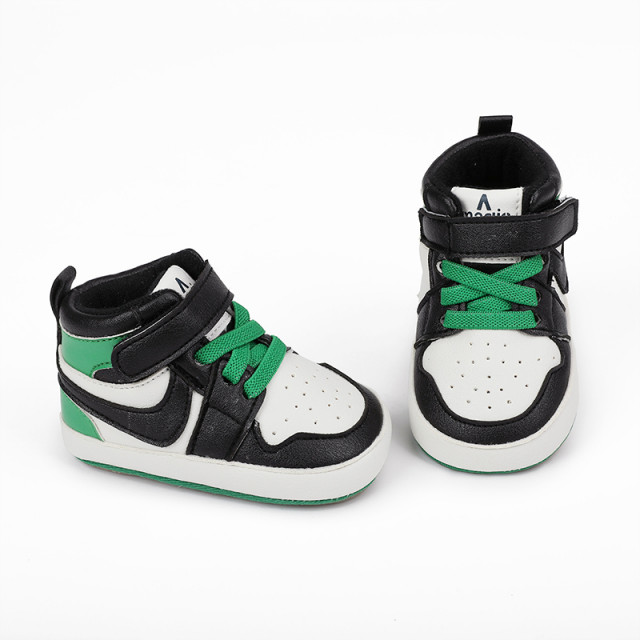 Adidasi albi cu negru si verde, inalti pentru bebelusi (marime disponibila: 3-6