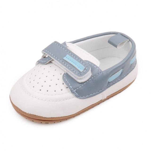 Pantofiori albi cu bleu de ocazie pentru baietei (marime disponibila: 3-6 luni