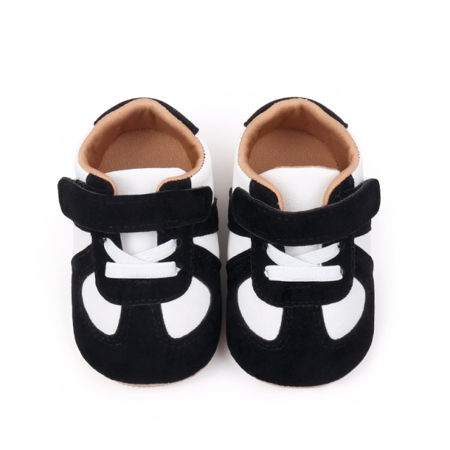 Adidasi albi cu negru pentru baietei - swak (marime disponibila: 6-9 luni