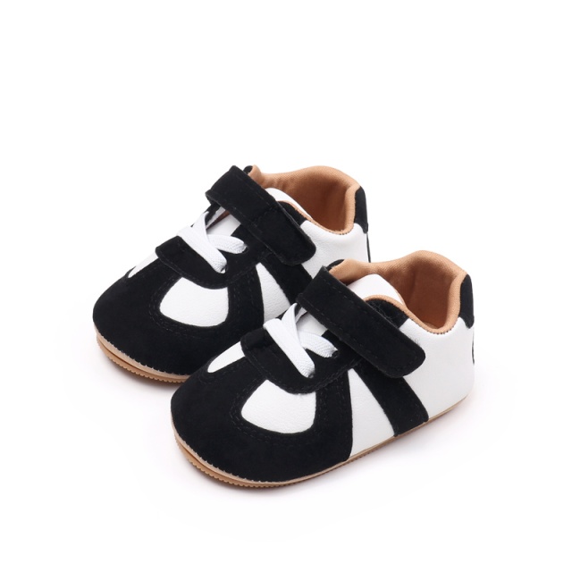 Adidasi albi cu negru pentru baietei - swak (marime disponibila: 6-9 luni