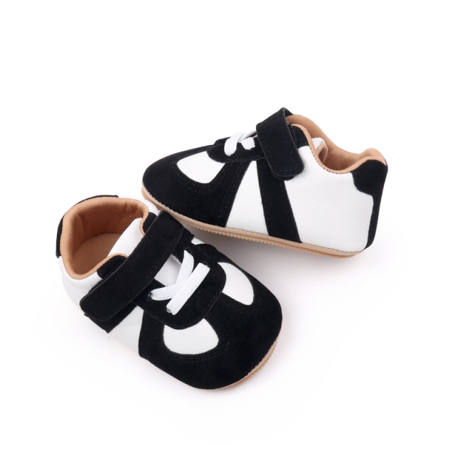 Adidasi albi cu negru pentru baietei - swak (marime disponibila: 6-9 luni