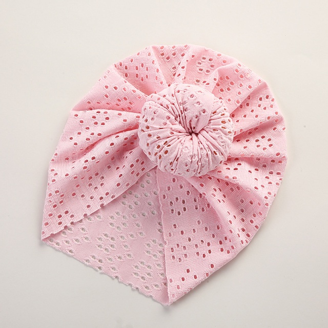Caciulita tip turban cu model ajurat (marime disponibila: 3-6 luni (marimea 18