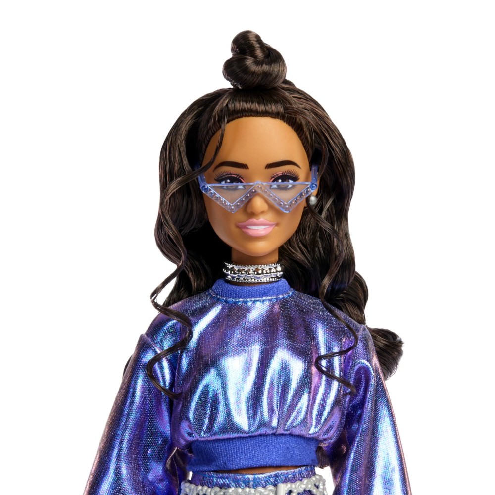 Papusa barbie deluxe style cu rochie albastru metalizat