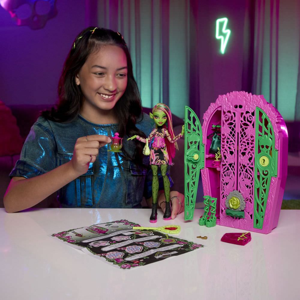 Set de joaca monster high gradina de la miezul noptii cu papusa venus mcflytrap