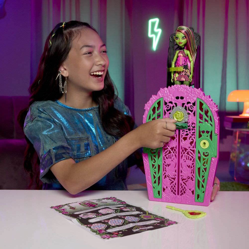 Set de joaca monster high gradina de la miezul noptii cu papusa venus mcflytrap