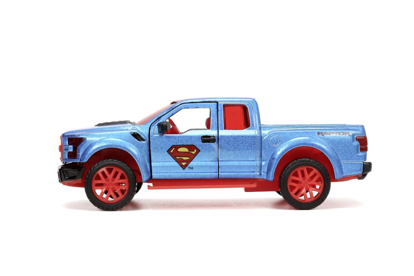 Set figurina superman cu masinuta metalica 2017 ford f150 raptor scara 1:32