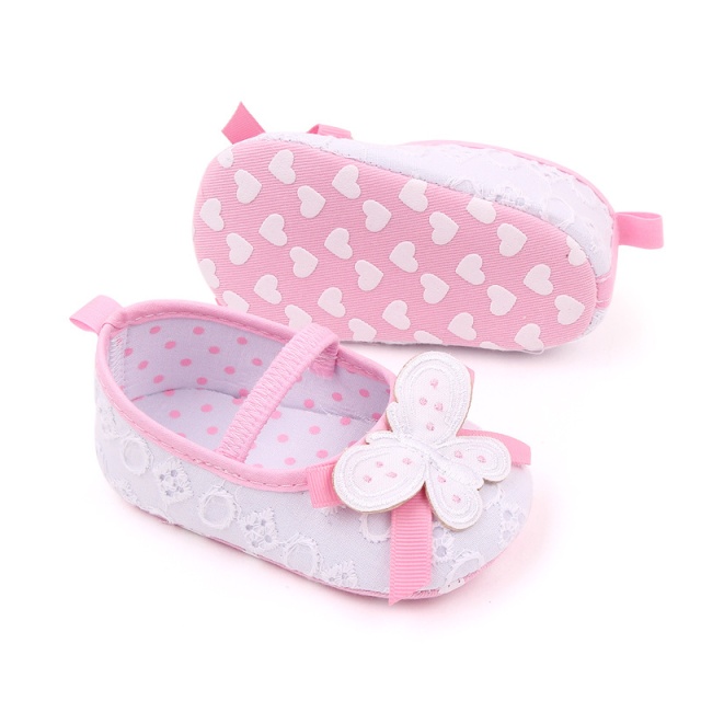 Balerini albi cu detalii roz si cu fluturasi (marime disponibila: 3-6 luni