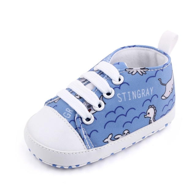 Tenisi bleu pentru bebelusi - shark (marime disponibila: 3-6 luni (marimea 18