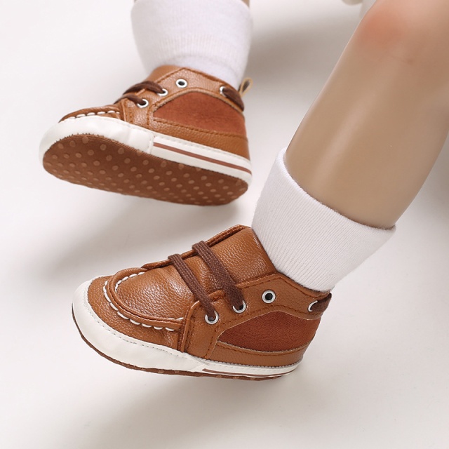 Pantofi pentru bebelusi, maro, cu sireturi (marime disponibila: 9-12 luni