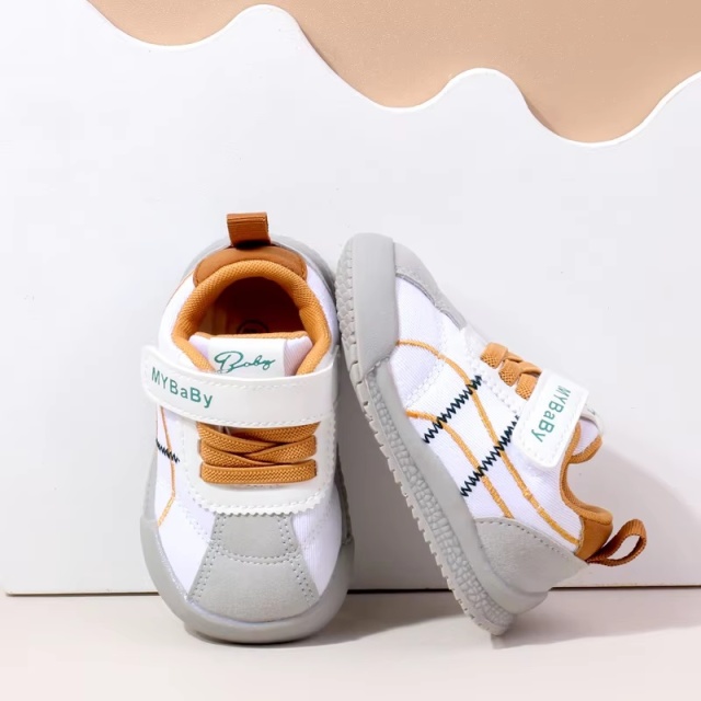 Pantofi sport, alb cu gri si maro (marime disponibila: marimea 25)