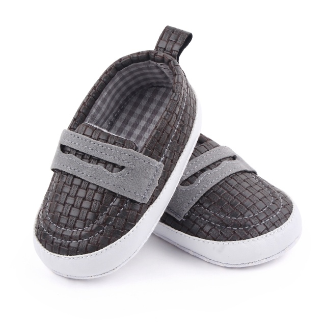 Pantofiori gri tip mocasini pentru bebelusi (marime disponibila: 3-6 luni