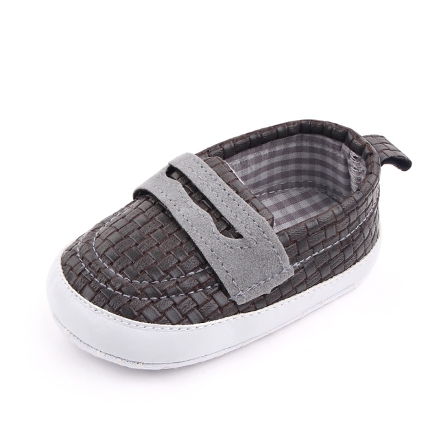 Pantofiori gri tip mocasini pentru bebelusi (marime disponibila: 3-6 luni