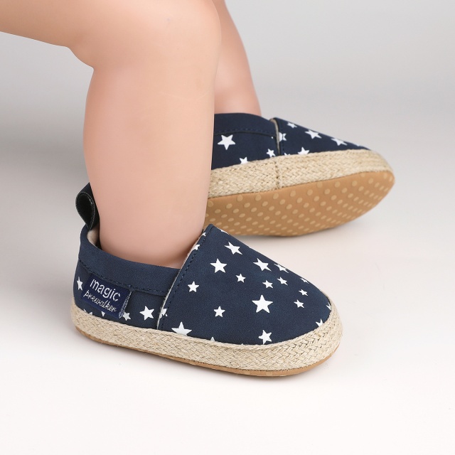 Pantofiori bleumarin tip mocasini cu stelute (marime disponibila: 6-9 luni