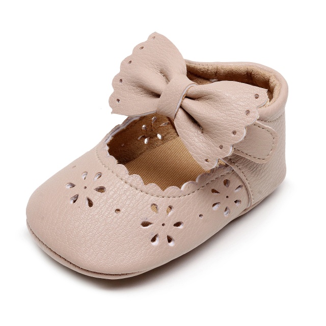 Pantofiori eleganti pentru bebelusi cu fundita si perforatii florale (marime