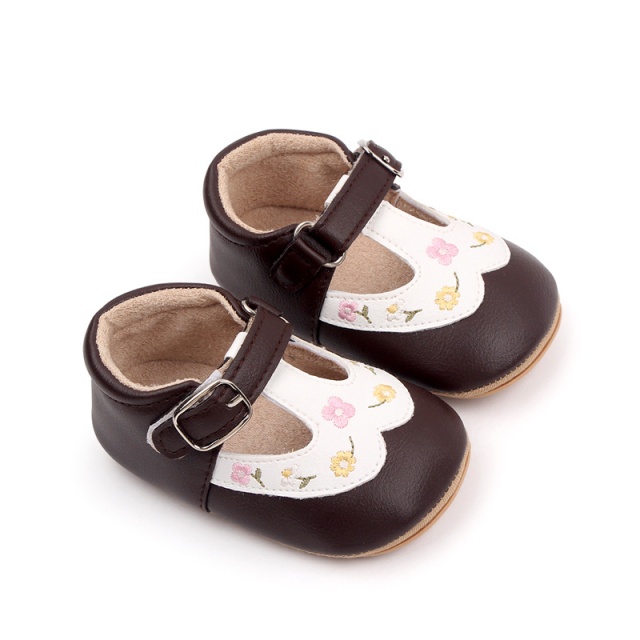 Pantofiori maro cu alb cu floricele colorate brodate (marime disponibila: 6-12