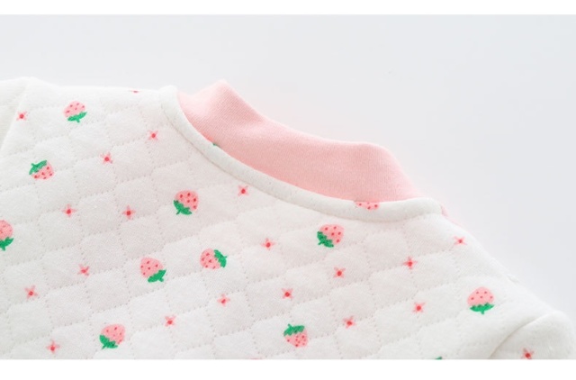 Salopeta alba imprimata cu capsuni (marime disponibila: 9-12 luni (marimea 20