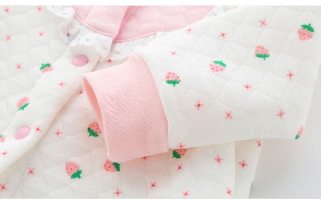 Salopeta alba imprimata cu capsuni (marime disponibila: 9-12 luni (marimea 20