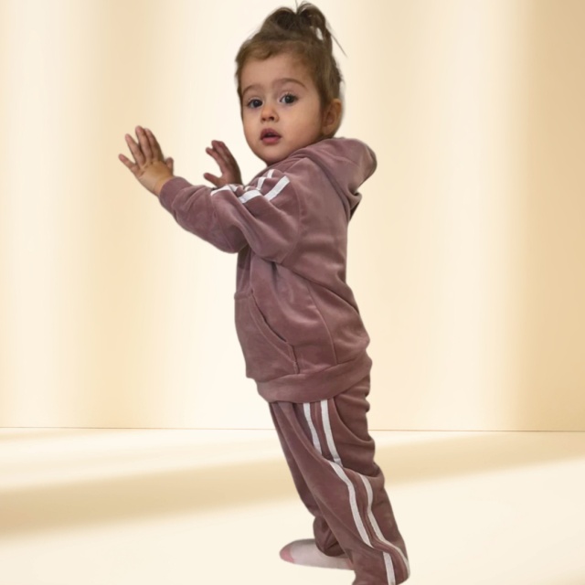 Trening roz pudra din catifea pentru fetite (marime disponibila: 9-12 luni