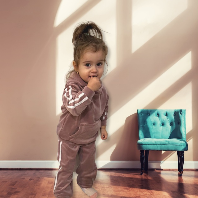 Trening roz pudra din catifea pentru fetite (marime disponibila: 9-12 luni