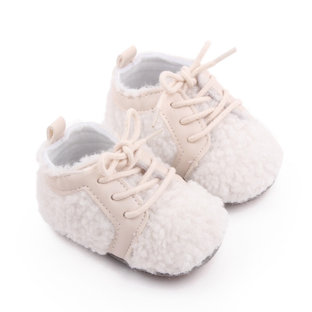 Pantofiori pentru bebelusi, ivoire, cu design pufos si talpa antiderapanta