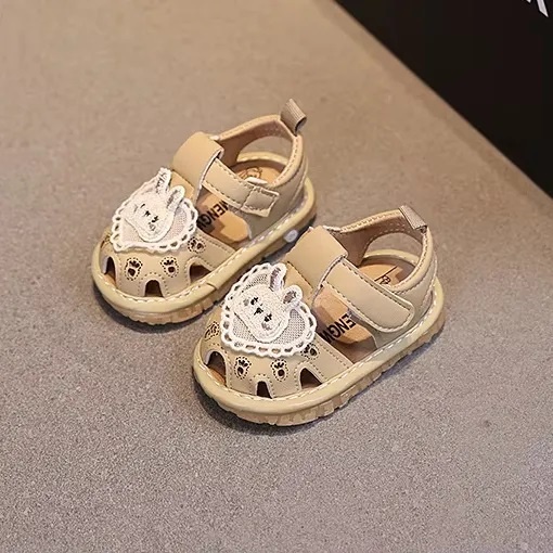 Sandalute crem cu piuitoare - bunny (marime disponibila: marimea 21)