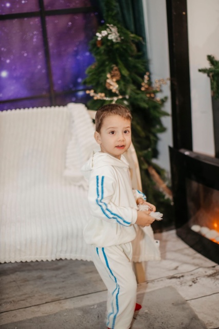 Trening ivoire din catifea pentru baietei - dungi bleu (marime disponibila: 3