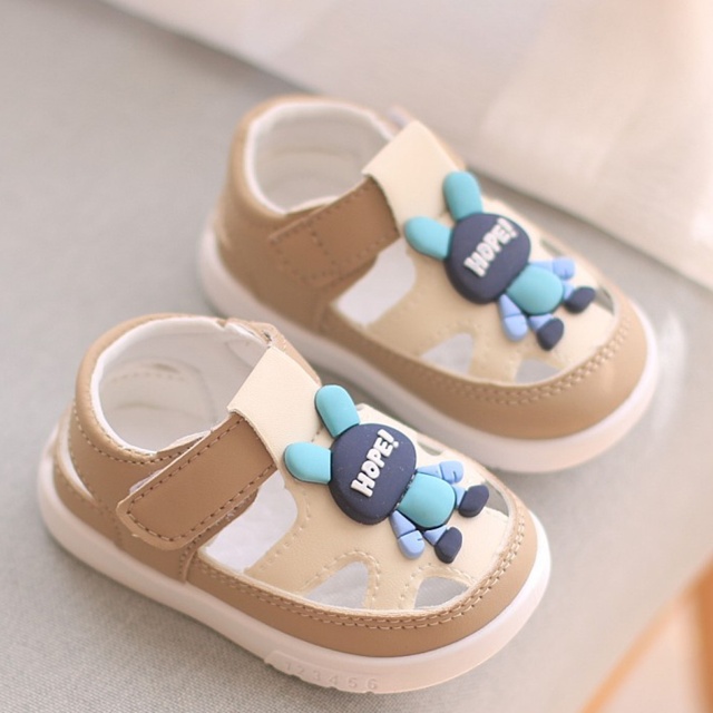 Sandalute crem cu ivoire inchise in fata - hope (marime disponibila: 6-9 luni