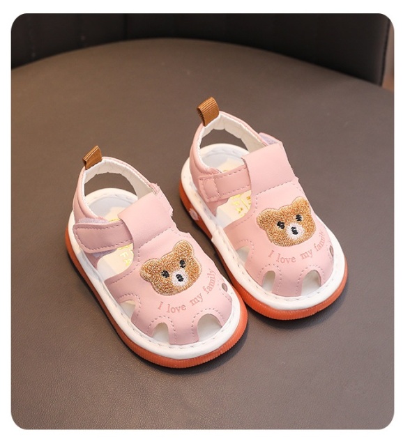 Sandalute roz cu piuitoare - bear family (marime disponibila: marimea 22)