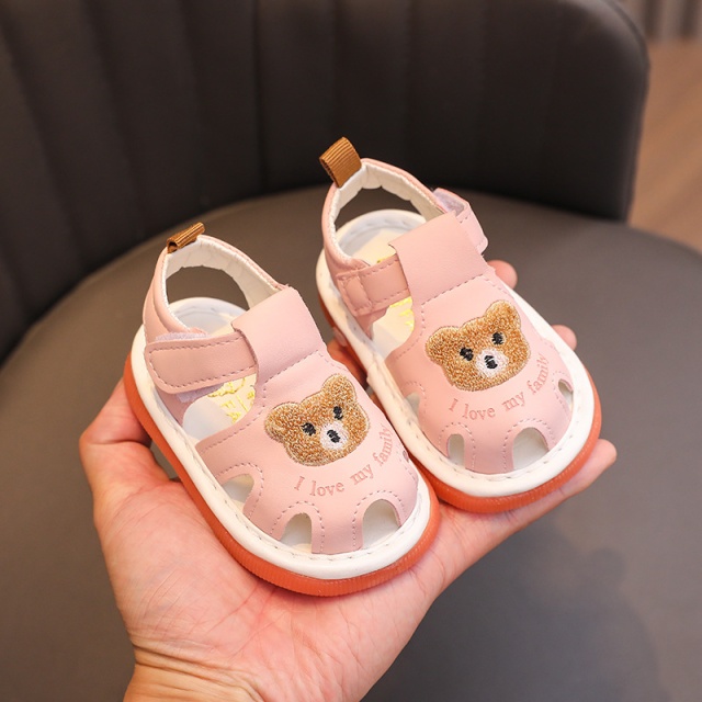 Sandalute roz cu piuitoare - bear family (marime disponibila: marimea 22)