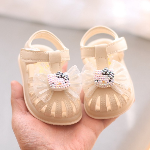Sandale ivoire cu fundita si pisicuta pentru fetite – confort si eleganta