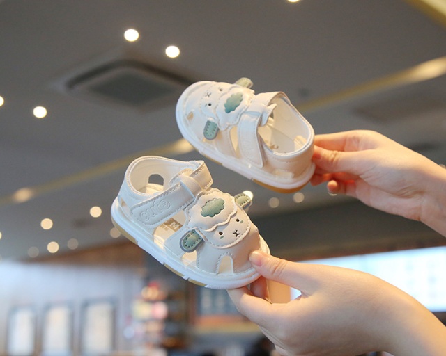 Sandalute ivoire cu piuitoare - oita (marime disponibila: marimea 20)