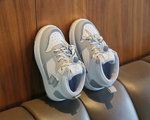 Adidasi albi cu gri si argintiu - ari sport (marime disponibila: marimea 21)