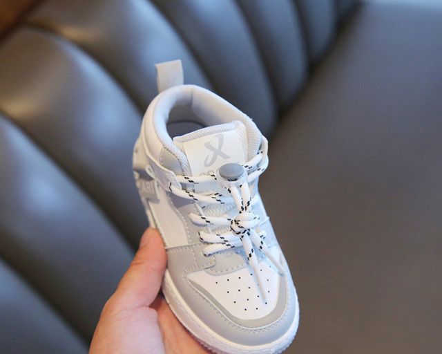 Adidasi albi cu gri si argintiu - ari sport (marime disponibila: marimea 21)