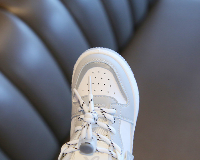 Adidasi albi cu gri si argintiu - ari sport (marime disponibila: marimea 21)