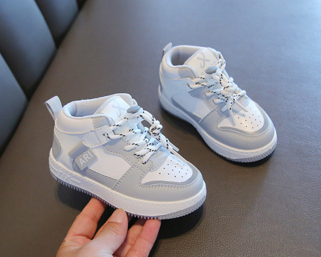 Adidasi albi cu gri si argintiu - ari sport (marime disponibila: marimea 22)